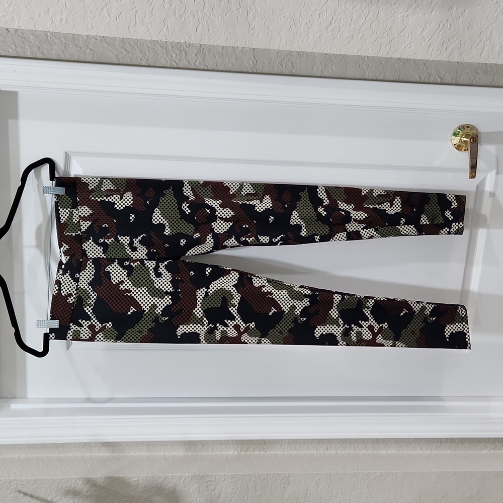 Active workout pants, camo, XL